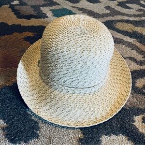 NWOT Riviera Sun Hat Paper Straw Beach Hat Off White With Shimmer Gold Metallic